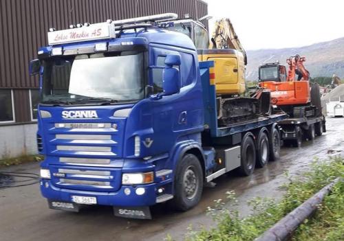 Scania R560 8x4 med 3 akslet Narko maskinhenger